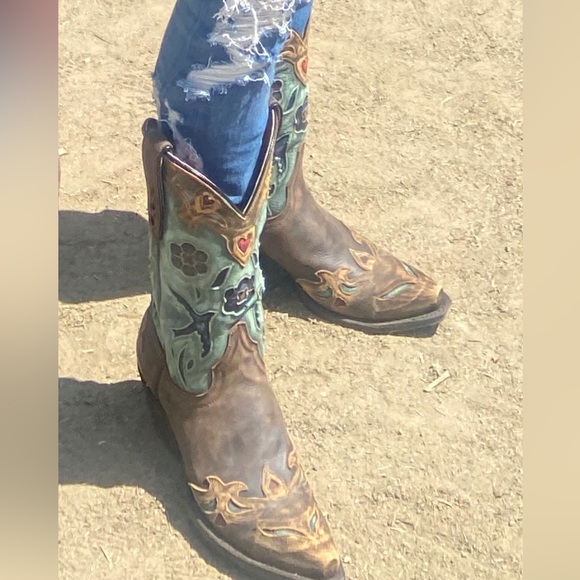 Uniquely Stitched distresed Cowboy Boot Mid-calf - Picture 8 of 9